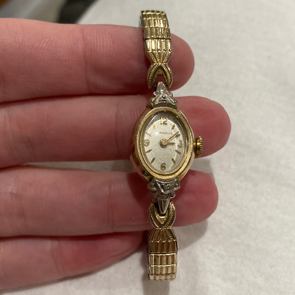 Caravelle Gold Toned Classy Wind-Up Wristwatch w/ Metal Expansion Band 10K